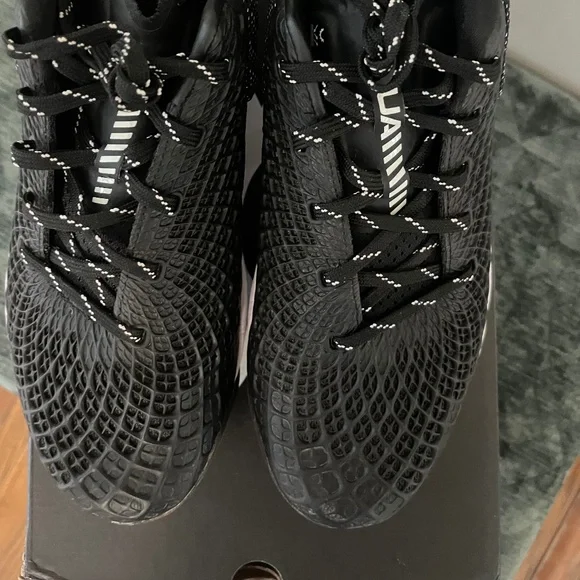 Baseball Cleats - Picture 5 of 12